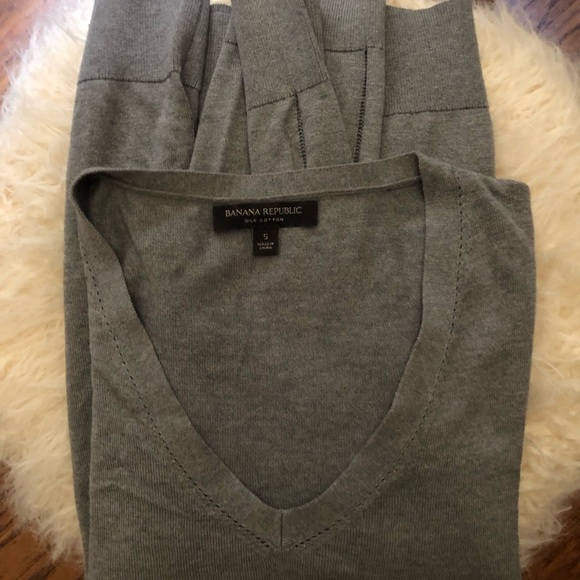 Banana Republic Sweaters - Banana Republic v neck